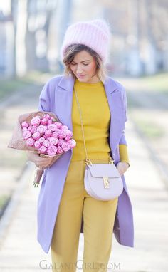 bouquet of roses chloe drew bag outfit Mode Pastel, Mode Mantel, Verde Lima, Purple Coat, Color Trends Fashion