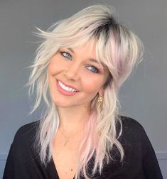 Perfect Curly Hair, Medium Length Wavy Hair, Medium Short Haircuts, Puffy Hair, Medium Haircuts, Beauty Hair Color, Extension Hair, Curly Haircuts, Medium Curly Hair Styles