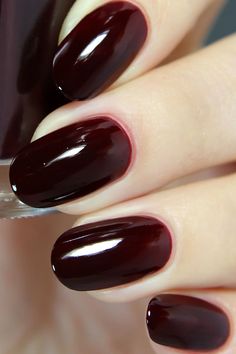 Rothko Red – Cirque Colors Rothko Red, Red Summer Nails, Vampire Gothic, Thermal Nail Polish, Thermal Nails, Cirque Colors, Gothic Glam