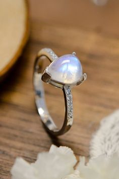 High Quality Natural Moonstone Teardrop Side Stone Ring Southern Soul Collectives Side Stone Ring, Bleu Violet, Blue Violet, Moonstone Ring, Style Minimalist, Girls Jewelry, Stone Ring, Sterling Ring, Stone Rings