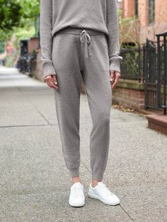 cashmere jogger #White Warren Fall Cashmere Sweatpants For Loungewear, Casual Cashmere Sweatpants For Fall, Casual Fall Cashmere Sweatpants, Classic Winter Loungewear Bottoms, Classic Loungewear Bottoms For Winter, Cashmere Bottoms With Elastic Waistband For Fall, Cashmere Lounge Set, Drawstring Jogger, Fashion Joggers