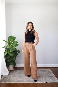 Fashionable Wide Leg Pants Outfits for Effortless Style Women’s Workwear Fashion, Business Casual Outfits For Women Construction, Fall Transition Business Casual, Fall 2023 Fashion Trends Office, 2023 Womens Work Fashion, Casual Workwear Capsule Wardrobe, Size 8 Business Casual Outfits, Fall Business Casual Outfits Mid Size, Buissnes Casual Outfits Woman Work Fall