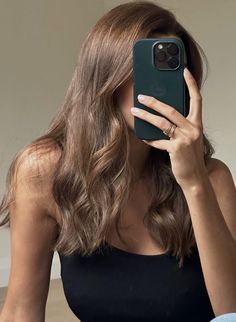 Mousy Brown Hair, Winter Hair Trends, Warm Brown Hair, Chestnut Brown Hair, Brown Hair Looks, Brown Hair Inspo, Hairstyles For Layered Hair, Light Hair Color, Winter Hair