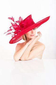 Red hat Kentucky Derby Outfit, Ivory Hat, Wedding Royal, Red Hat Ladies, Derby Fashion, Royal Ascot Hats, Vintage Fashion 1950s, Couture Hats, Ascot Hats