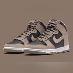 Brand New, Never Worn, Original Box Women's Us Size 6 (Men's 4.5) Color Moon Fossil Style Code Dd1869-002 Dunk High Moon Fossil, Jordan 1 Outfit Women, Nike Brown, Nike High, Green Sneakers, Nike Dunk High, Dunk High, Retro Shoes, New Nike Air