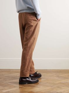 RUBINACCI Manny Straight-Leg Pleated Linen Trousers for Men Brown Linen Tapered Leg Pants, Brown Linen Tapered Leg Bottoms, Brown Linen Workwear Bottoms, Classic Brown Linen Bottoms, Brown Linen Bottoms For Work, Classic Brown Linen Pants, Brown Linen Pants For Workwear, Brown Linen Pants For Work, Linen Trousers For Men