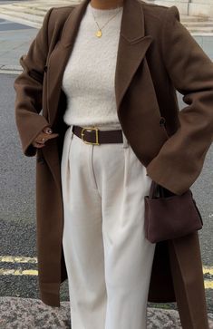 London Winter Outfits, Brown Coat Outfit, Clean Outfit, 2025 Style, York Outfits, Winter Coat Outfits, Perfect Winter Outfit, Street Style Fall Outfits, Chic Winter Outfits