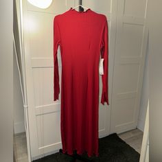 Long Maxi Fitted Dress. Very Flattering. Comfortable Material. Never Worn. Size Xs Stretchy Fit Length 50 Inches Arm 27 In Waist 12.5 Inches Chest 15 Inches 87% Lyocell 3% Elastane Maxi Fitted Dress, Rib Dress, Fitted Maxi Dress, Red Maxi, Ribbed Dresses, Long Maxi, Fitted Dress, Dresses Xs, Mock Neck