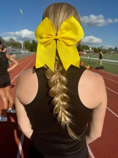 Cute Cheer Hairstyles With Bow, Cute Cheer Hairstyles, Cheer Ponytail, Dragon Braid, Cheer Uniform, Easy Hair Updos