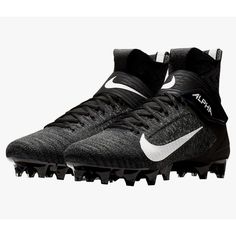 the nike superfly football shoe is shown in black and white