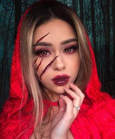 Red Riding Hood Makeup, Maquillage Halloween Simple, Cute Halloween Makeup, Halloween Makeup Diy, Cool Halloween Makeup