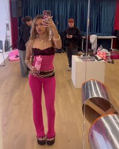 2000s Fashion Inspiration, Preppy Chic Outfits, Vogue Photography, 2000s Pink, Bratz Inspired Outfits