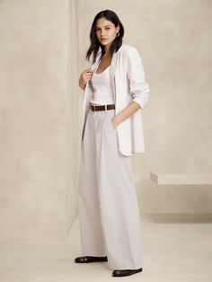 Linen-Blend Wide-Leg Pleated Trouser | Banana Republic Factory White Linen Pants Outfit, Linen Pants Style, Minimalist Fashion Chic, Linen Pants Outfit, Outfit Minimalist, Monochromatic Outfit, White Linen Pants, Minimalist Wardrobe, Banana Republic Factory