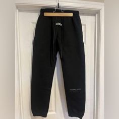 Fear Of God Essentials Sweatpants Sz Xl Inseam 30" Black Stretch Go-dry Sweatpants, Essentials Sweatpants, Essential Fear Of God Hoodie, Fear Of God Sweatpants, Fear Of God Pants, Fear Of God Sweatshirt, Functional Black 4-way Stretch Sweatpants, Limo Black, Fear Of God Essentials