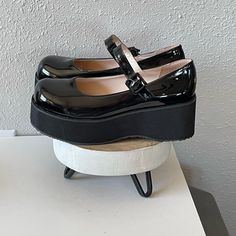 Nwot Classic Unbranded Womens Shinny Black College Wedge Platform Mary Jane Shoe Size 46 Eu And 13.5 Us. The Platform Is Close To 3 Inches In Height. Platform Crocs, Block Heel Platform Sandals, Platform Creepers, Oxford Platform Shoes, Mary Jane Shoe, Mary Jane Platform Shoes, Chunky Platform Sandals, Platform Boots Chunky, Black Platform Shoes