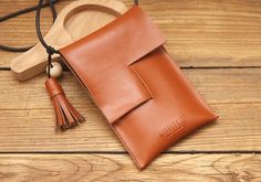 Cute Brown LEATHER WOMEN Cell Phone SHOULDER BAG Small Crossbody Purses FOR WOMEN Crossbody Phone Purse, Felt Necklace, Heavy Bags, Small Crossbody Purse, Purse Crossbody, Crossbody Bag Women, Phone Purse, Felt Bag, Leather Crossbody Purse