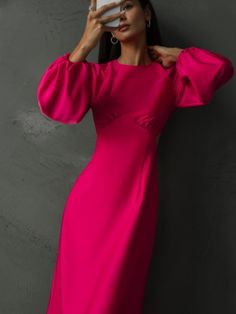 Midi Dress With Sleeves Formal, Dress With Cutouts, Cool Winter, Office Outfits Women, Effortlessly Chic Outfits, Classy Work Outfits, Online Fashion Store, Evening Outfits, Gowns With Sleeves