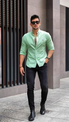 Black Pants Outfit, Formal Men Outfit, Formal Men, Mens Casual Outfits Summer, Men Fashion Casual Shirts, Dress Suits For Men, Vans Converse, Stylish Men Casual