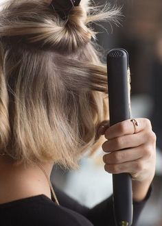 Hair tutorial! #hair #hairstyles #hairblogger #hairstylists #hairdo #updos #girl #tips #hairtips Highlights Hair, Julianne Hough, Penteado Cabelo Curto, Long Blonde, Long Blonde Hair, Medium Hair, Color Ideas