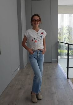 Emma Chamberlain Shoes, Boston Summer Outfits, Style Birkenstock Clogs, Birks Boston, Crocs Mega Crush Sandal, Clog Outfit Summer, Chacos Outfit, Boston Birks, Mega Crush Sandal