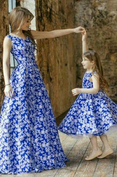 Yulia Prokhorova, Mom Daughter Matching Dresses, Mother Daughter Fashion, Mother Daughter Matching Outfits, Mother Daughter Dresses Matching, Mom And Daughter Matching