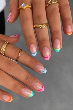 Nail Inspiration For Holiday, Short Acrylic Summer Nails Designs, Summer Beach Nails Short, Summer Gel Polish Nails Ideas, Summer Gel Mani, Very Short Nails Summer, Cute Beach Nail Ideas, Nail Inspo On Natural Nails, Natural Beach Nails