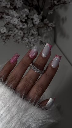 Nyc Nails, Minimal Nails, Aesthetic Pastel Wallpaper, Pretty Acrylic Nails, Holiday Nails, Christmas Nails, Nail Inspo, Acrylic Nails