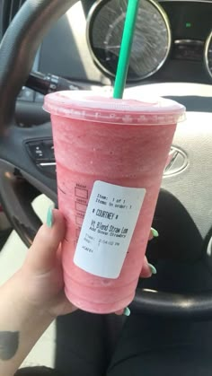 Starbucks Orders No Coffee, Starbucks Drinks Refreshers, Starbies Drinks, Starbucks Drink Menu, Starbucks Secret Menu Recipes, Cold Starbucks Drinks, Starbucks Orders, Starbucks Order, Starbucks Drinks Diy