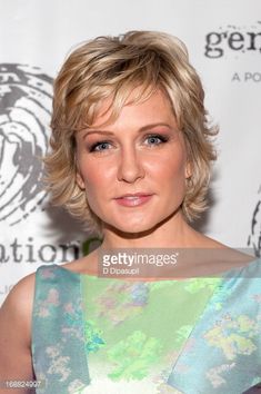 Amy Carlson Hairstyles, Blue Hair Tumblr, Kratke Frizure, Amy Carlson, Short Shag, Modern Haircuts, Bob Hairstyles For Fine Hair, Curly Bob Hairstyles, Blue Bloods