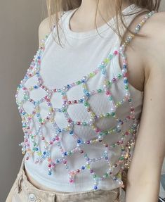 Diy Beaded Clothes, Beaded Top Diy, Beaded Outfits, Pearl Body Chain, Beaded Clothing, Beads Clothes, Easy Diy Clothes, Pearl Top, Diy Bracelet Designs