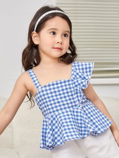 SHEIN Blusa Com Babado Peplum Assimétrico De Gingham E Gola De Menina JovemDescobri produtos incríveis no SHEIN.com, venha conferir! Blouse Peplum, Blouse Tops Designs, Clothing Pattern Design, Kids Dress Wear, Kids Dress Patterns, Baby Dress Design, Baby Dress Patterns