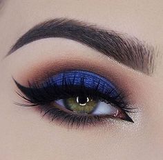 Maquillage Blue Smokey Eye, Make Up Foundation, Black Brows, Nails Green, Look Rock, Makeup Guide