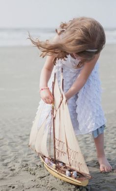 She Sells Seashells, Photo Vintage, Summer Breeze, Gigi Hadid, Children Photography, Beach Day, Baby Photos