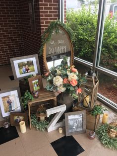 there are many pictures and frames on the floor next to each other with flowers in them