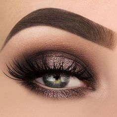 Machiaj Smokey Eyes, Dramatic Eyeshadow, Wedding Makeup For Brunettes, Natural Eye Makeup Tutorial, Makeup Tip, Simple Eyeshadow, Brunette Makeup, Dramatic Eye Makeup, Eyeshadow For Brown Eyes