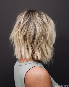 Short Blonde Textured Hair, Fresh Bob Haircut, Wavy Layered Bob Hairstyles, Trending Summer Hair 2024, Shoulder Length Hair Lots Of Layers, Bob Haircuts For Women 2024, Textured Blonde Bob, Short Haircuts For Thinning Hair Women, Textured Bob Fine Hair