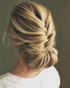 2018 Wedding Hair Trends | The ultimate wedding hair styles of 2018 #weddingmakeup Fishtail Braid Updo, Wedding Hair Trends, Bridal Hair Updo, Latest Hair Trends, Low Bun, Braided Hairstyles Updo, Trending Hairstyles, Braided Updo, Formal Hairstyles