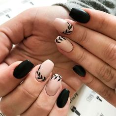 Black And White Nail, Unghie Nail Art, Matte Black Nails, Cute Gel Nails, Black Nail Designs, Thanksgiving Nails, Short Acrylic Nails Designs, Dipped Nails