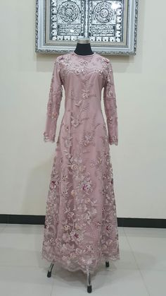 Dres Brukat, Kebaya Modern Hijab Bridesmaid, Dres Kondangan, Hijab Bridesmaid, Islamic Clothing Abayas, Modest Long Dresses, Modest Evening Gowns, Casual Gowns