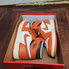 Size 5.5 Authentic Womens Jordan 1 Retro High Og Starfish (D09369 101). New With The Box With Out The Lid Womens Jordan 1, Womens Jordans, Jordan 1 Retro High, Jordan 1 Retro, Orange White, Jordan Shoes, Jordan 1, Color Orange, Starfish