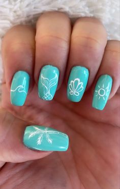 Uñas de mar🧜🏻‍♀️🌴🌊 #nails #nailsdesign #nailsart, #springnails2024 #aprilnails, #summernails. https://whispers-in-the-wind.com/summer-nail-trends-10-stunning-designs-to-try-now/?nails Cute Beach Nails Simple, Mallorca Nails, Seaside Nails, Beachy Nail Designs, Beach Nails Art, Cowboy Nails, Beach Nail Art