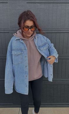 Chelsea Houska, Birkenstock Outfit, Womens Winter Fashion Outfits, Winter Fashion Outfits Casual, Workout Attire, Outfit Inspo Fall, Edgy Outfits, Mom Outfits, Women Clothing Boutique