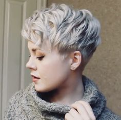 Pixi Haircut, Funky Hair, Funky Hairstyles, Pixie Haircuts, Medium Hair Cuts, Pixie Cuts