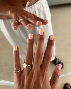 Beachy Nails, Summer Gel Nails, Bright Summer Nails, Broken Nails, Simple Gel Nails, Summery Nails, Minimal Nails, Classy Acrylic Nails, Cute Summer Nails