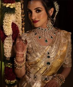 Beautiful Gold Necklaces, Bridal Jewelry Collection, Wedding Sarees, Glamour Dress, Saree Dress, Gold Necklaces, Indian Designer, Bridal Jewellery, Indian Designer Wear