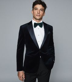 Velvet Blazer Mens, Mens Formalwear, Groom Suit Grey, Black Suit Men, Prom Tuxedo, Suspenders Wedding, Blue Tuxedos, Wedding Suits Groom, Mens Formal Wear