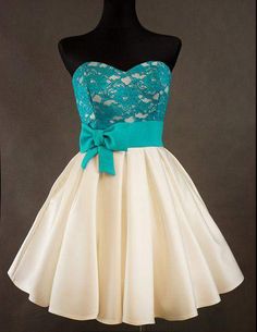 Dress For Homecoming, Formals Dresses, Dance Things, Lace Homecoming Dress, Teen Style, Cute Homecoming Dresses, Make Your Own Dress, Prom Heels, Full Skirt Dress