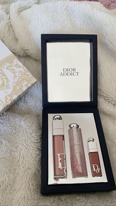 Dior Lip Set, Manifest List, Labial Dior, Dior Lip Oil, Jewellery Designing, Dior Cosmetics, Dior Lip, Dior Girl, Dior Addict Lip Glow