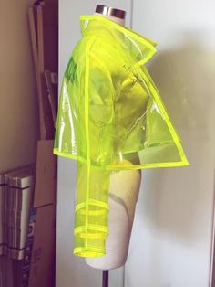 Teen Diy, Mode Cyberpunk, Vinyl Jacket, Futuristic Clothing, Cyberpunk Fashion, Looks Party, Futuristic Fashion, Pvc Vinyl, Trash Bags