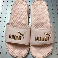 Offers Welcomed! Brand New Never Worn Smoke Free Home Ships Next Business Day Follow Me For More Listings Puma Flip Flops, Puma Sandals, Fluffy Sliders, Puma Slides, Puma X Fenty, Denim Slides, Red Slides, Platform Creepers, Pink Pumas